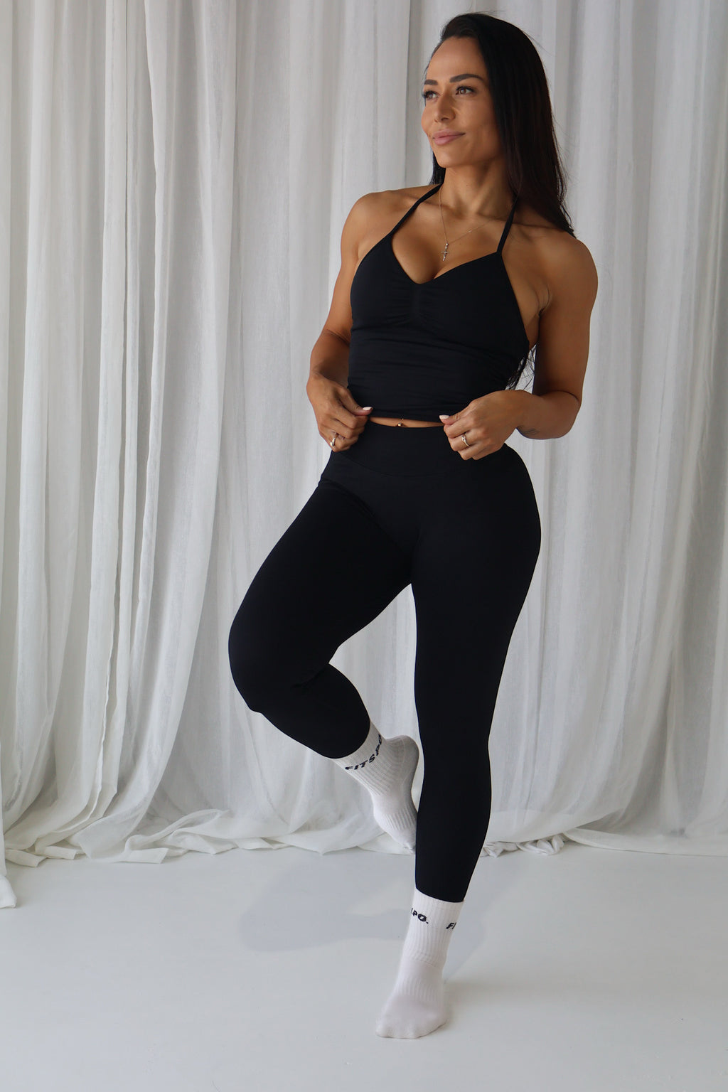 Seamless Halter V-Neck Cami 🩷.